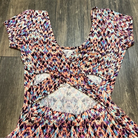 Women’s Colorful Fit and Flare Mini Dress with Open Cut Out back Size XS - Picture 6 of 9